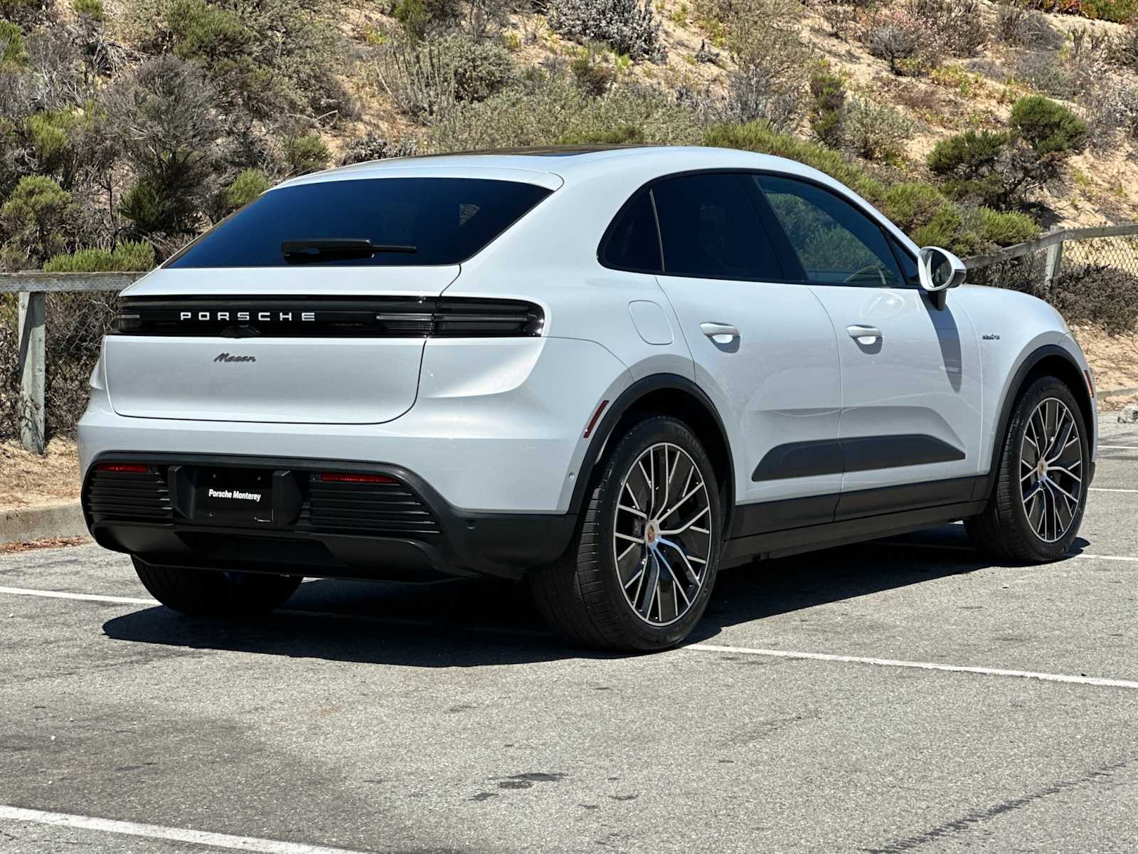 Thumbnail: 2025 Porsche Macan - 7