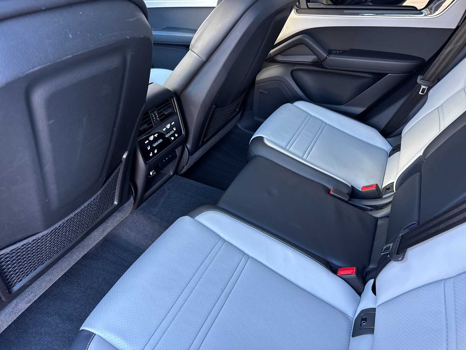 Thumbnail: 2025 Porsche  - 14