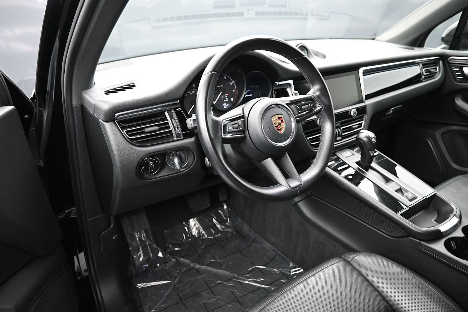 Thumbnail: 2024 Porsche Macan - 4