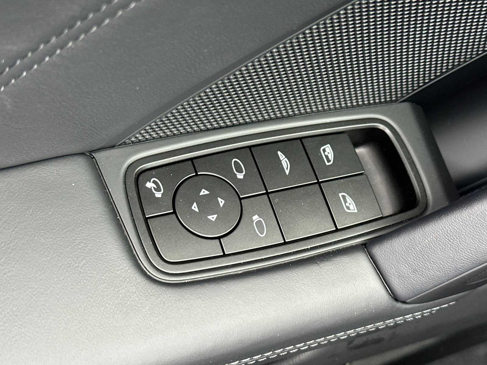 Thumbnail: 2026 Porsche 911 - 16