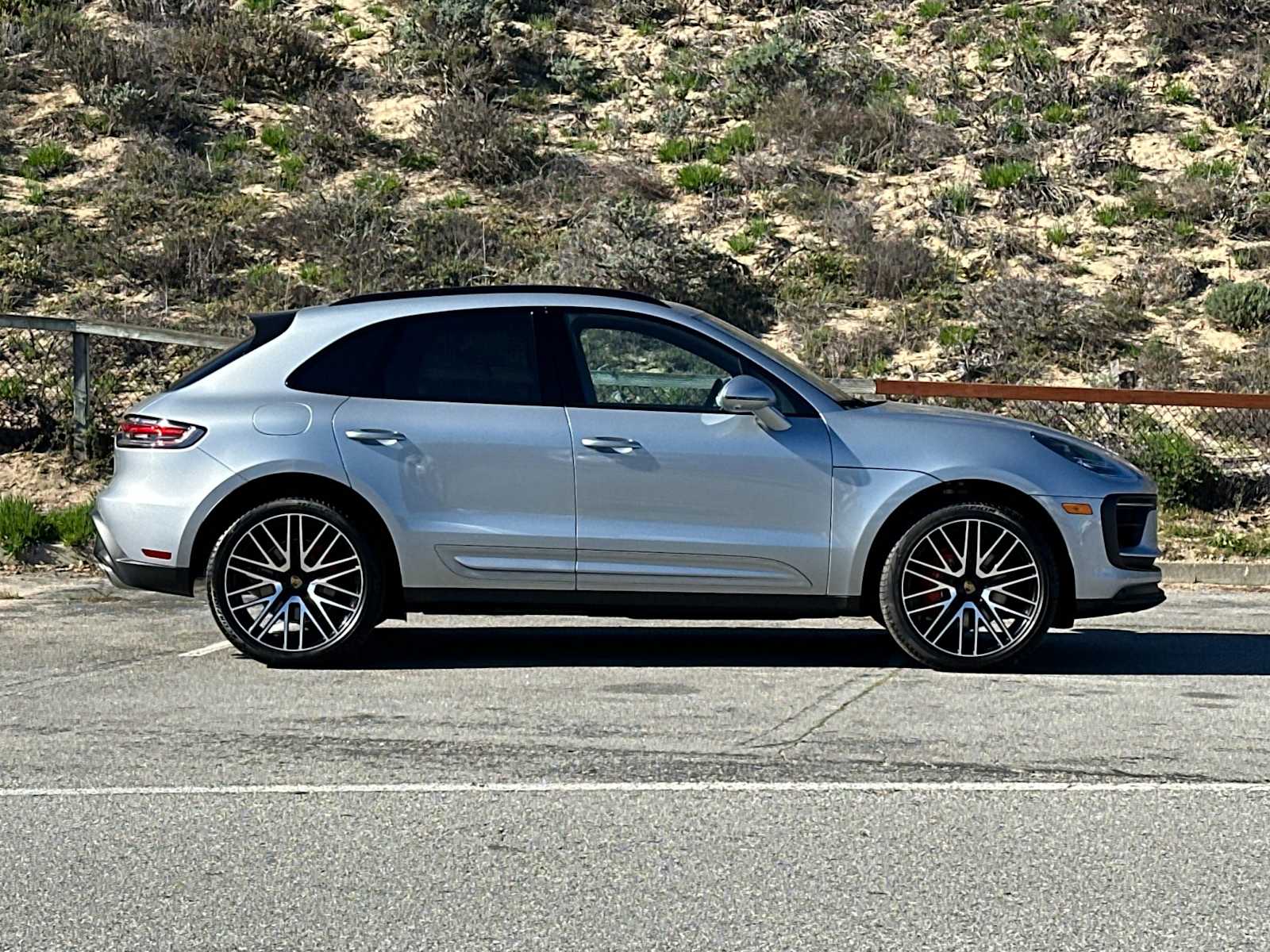 Thumbnail: 2026 Porsche Macan - 9