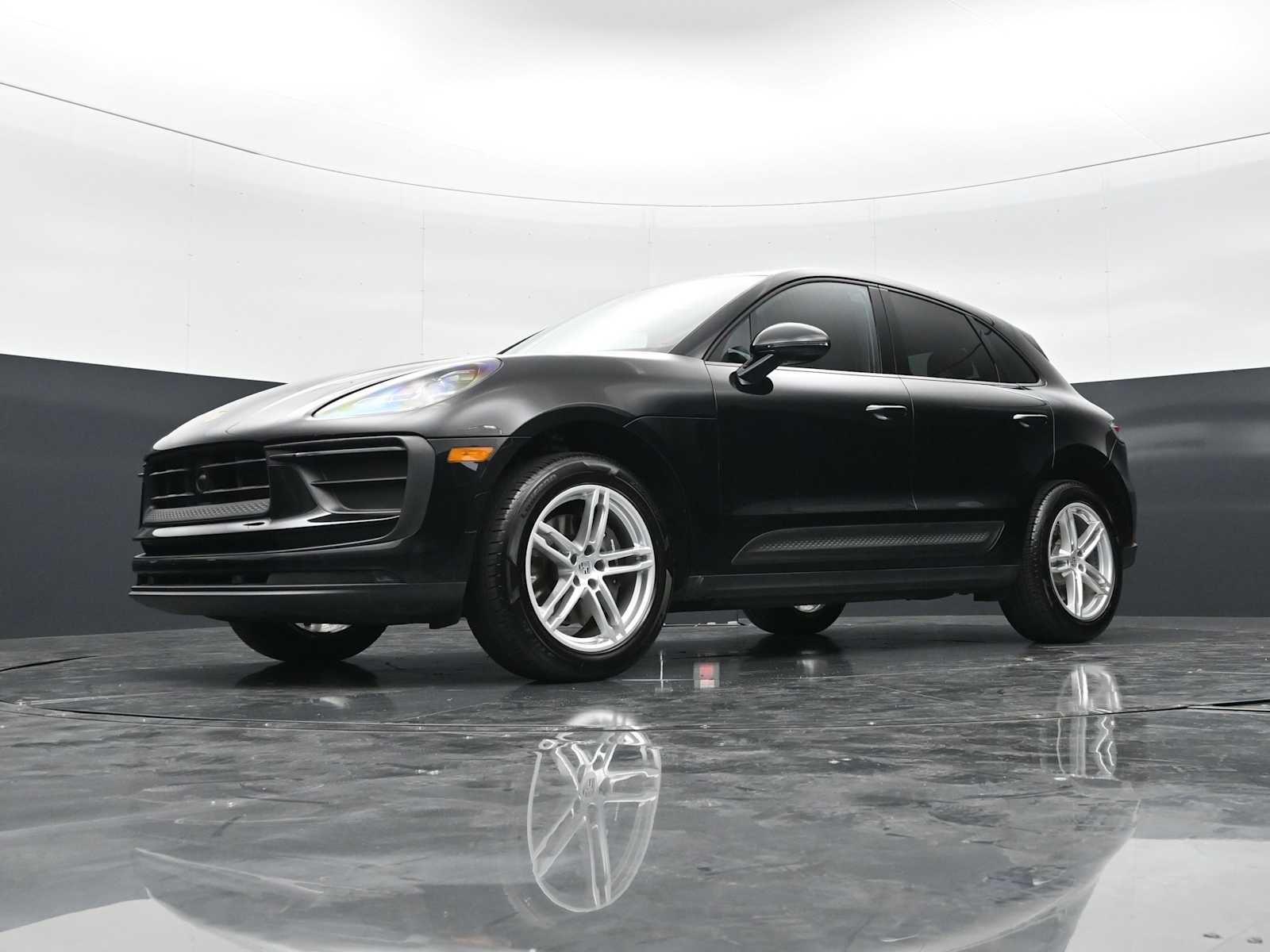 Thumbnail: 2024 Porsche Macan - 35
