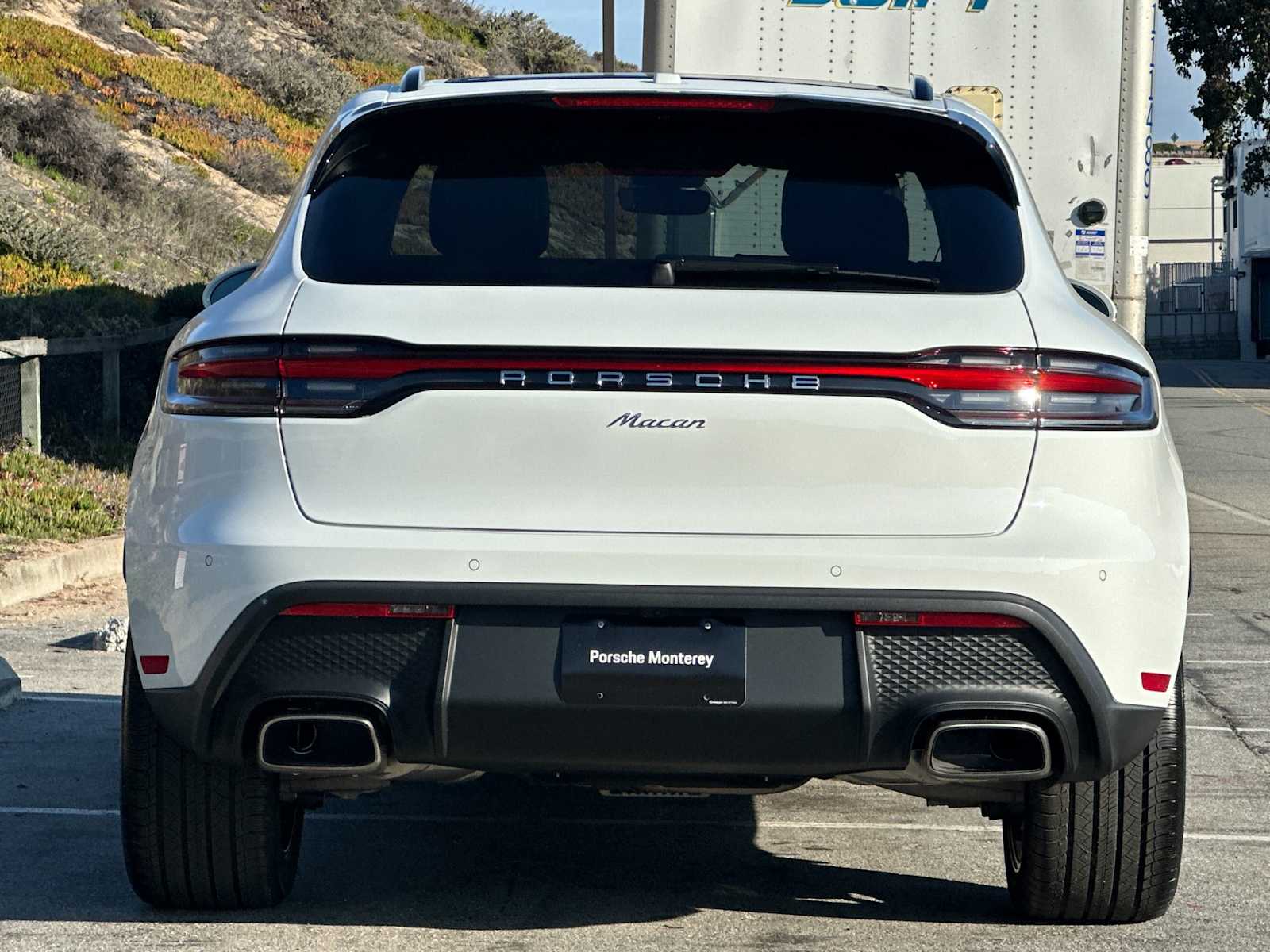 Thumbnail: 2026 Porsche Macan - 8