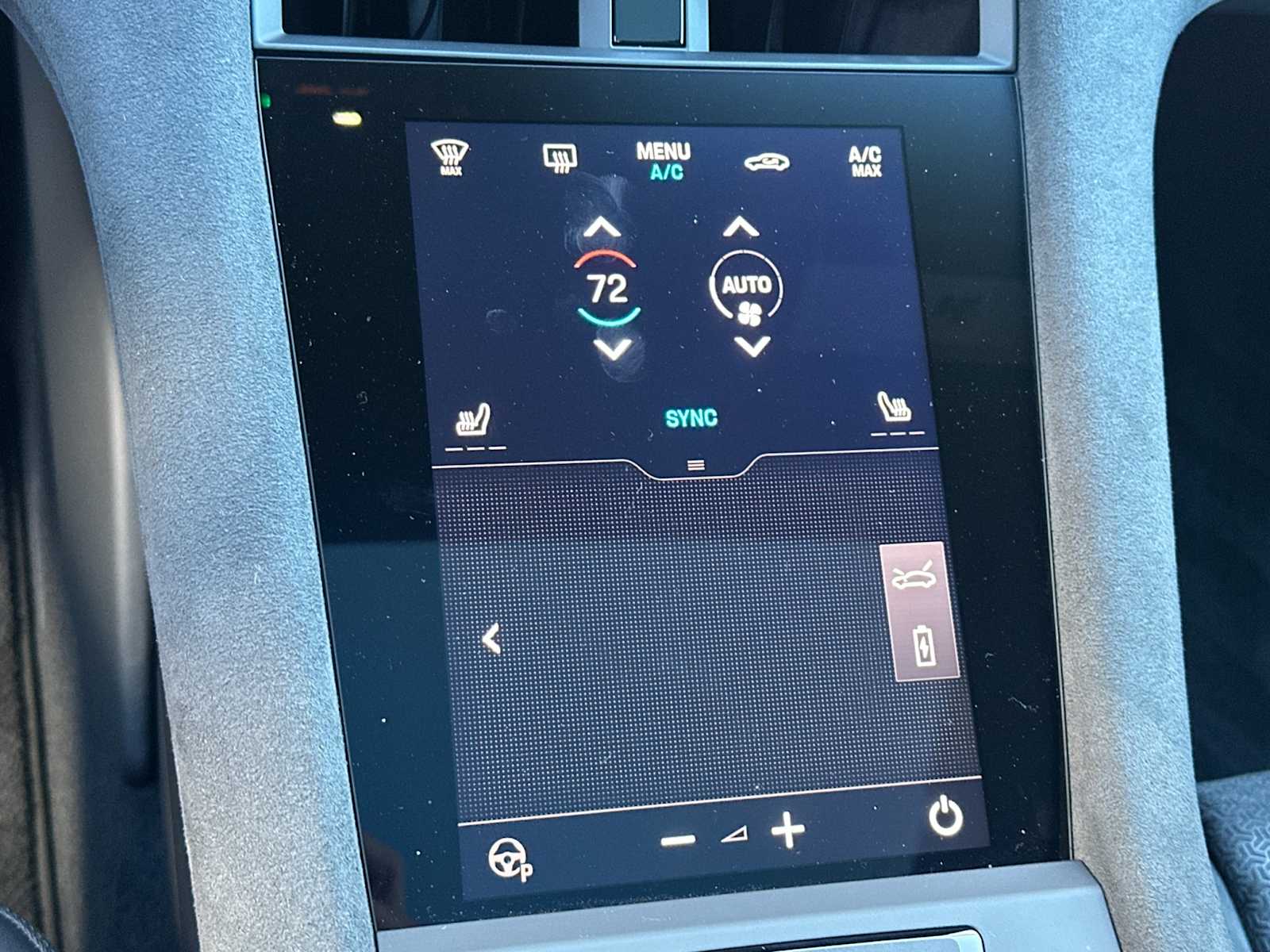 Thumbnail: 2025 Porsche Taycan - 21