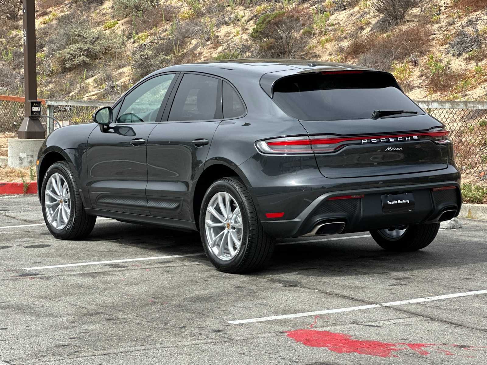 Thumbnail: 2025 Porsche Macan - 3