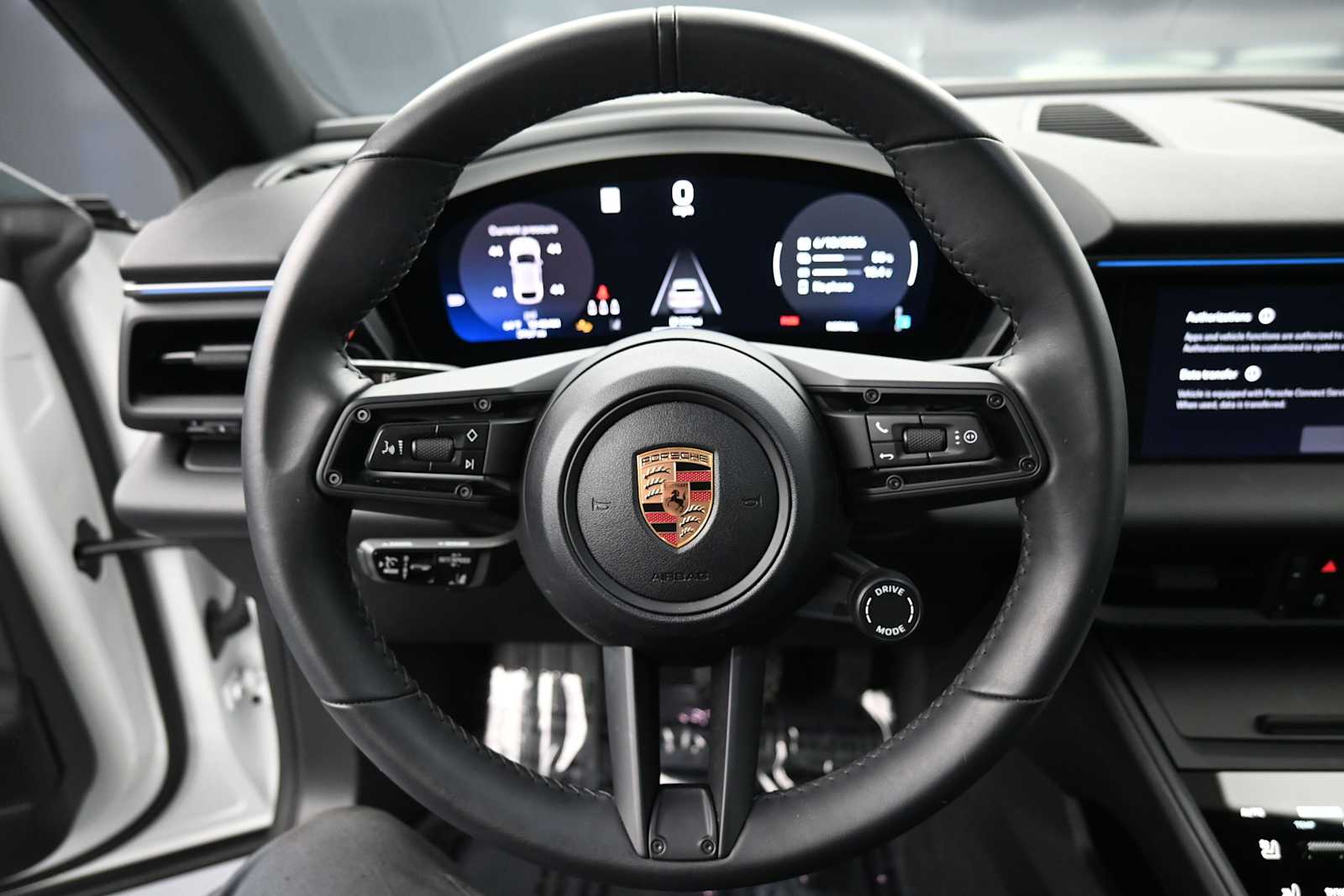 Thumbnail: 2025 Porsche Macan - 8