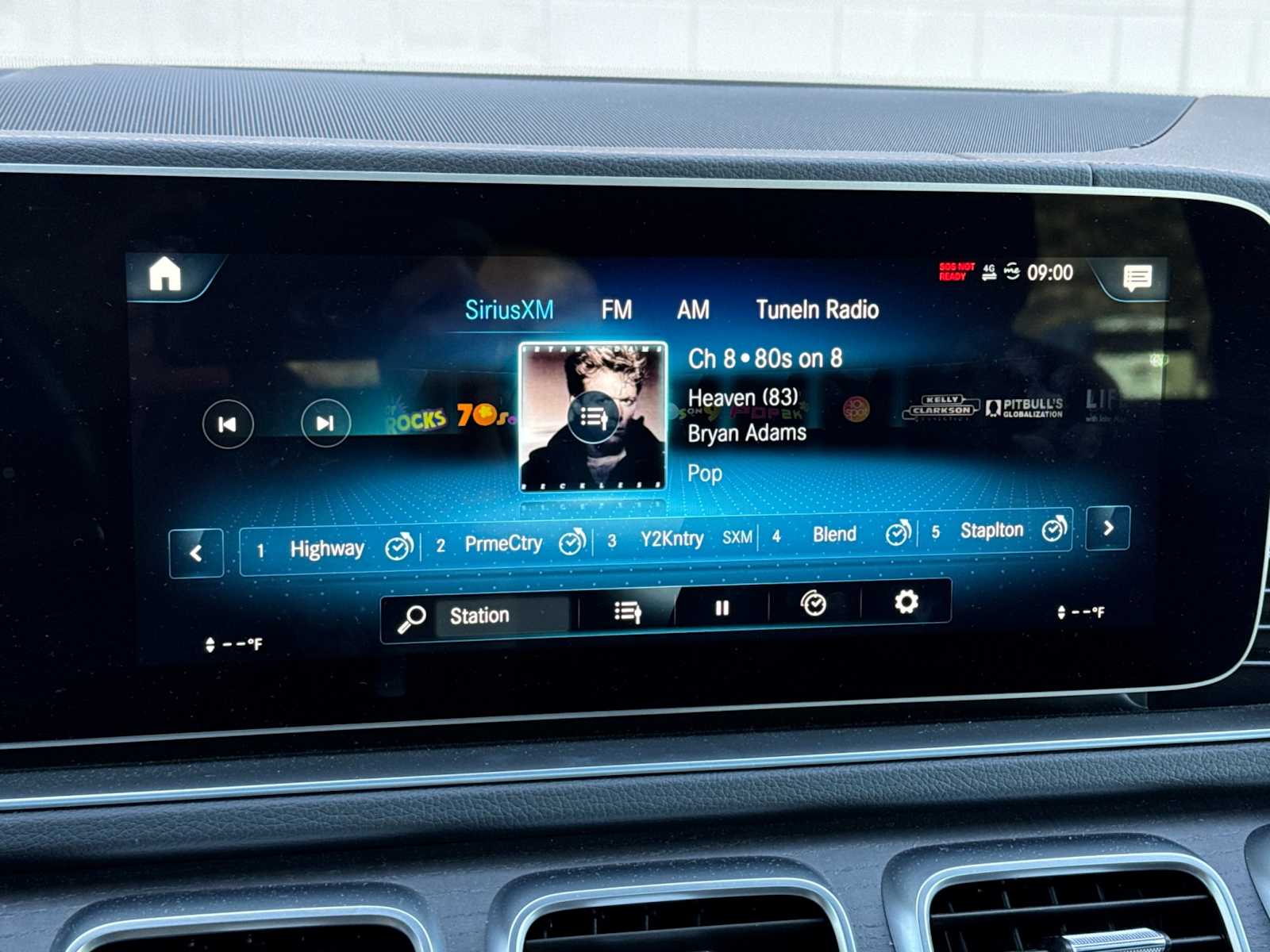 Thumbnail: 2022 Mercedes-Benz GLS - 20