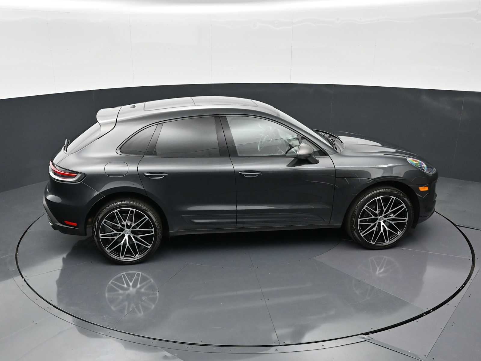 Thumbnail: 2025 Porsche Macan - 36