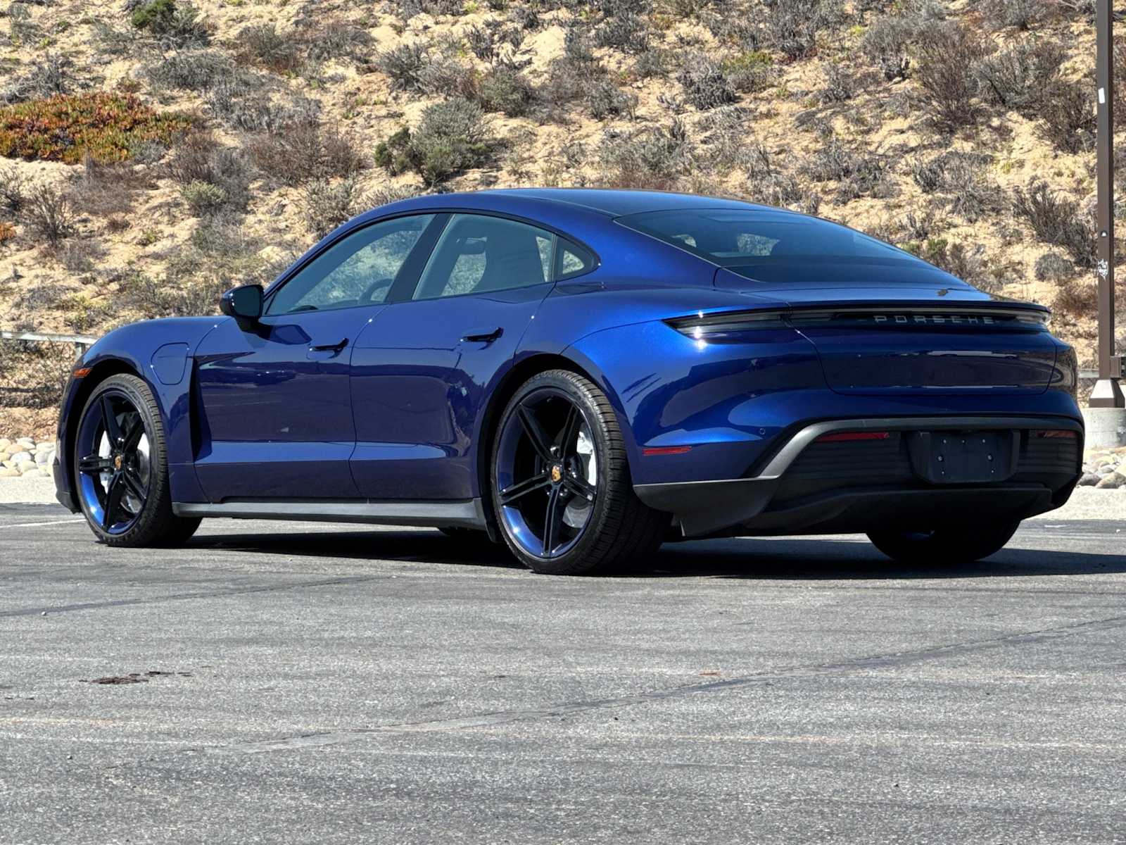 Thumbnail: 2022 Porsche Taycan - 3