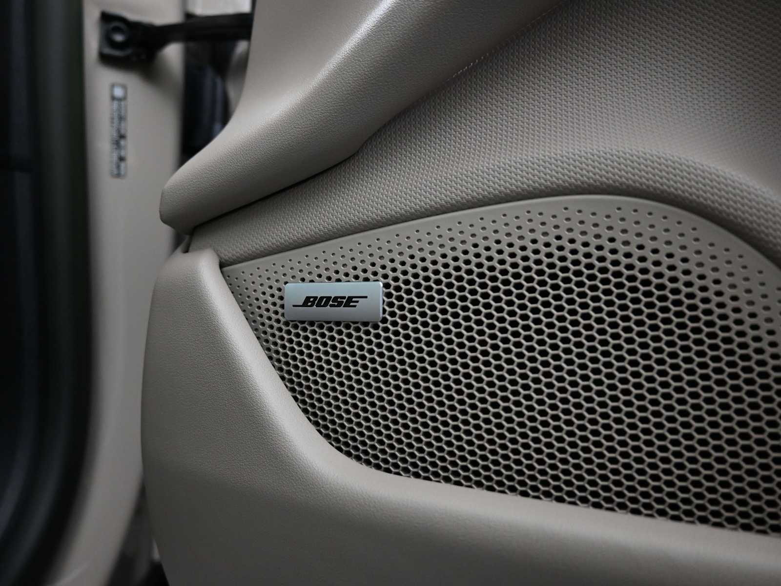 Thumbnail: 2023 Porsche Taycan - 24