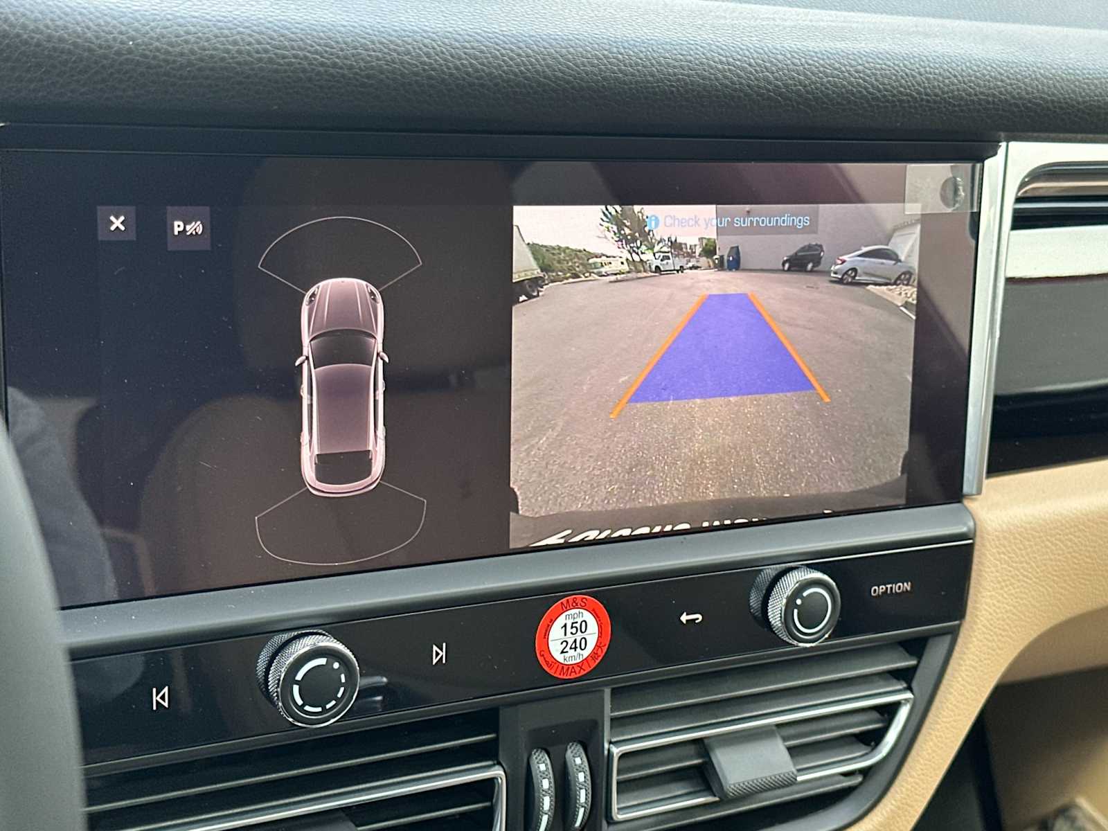 Thumbnail: 2026 Porsche Macan - 21