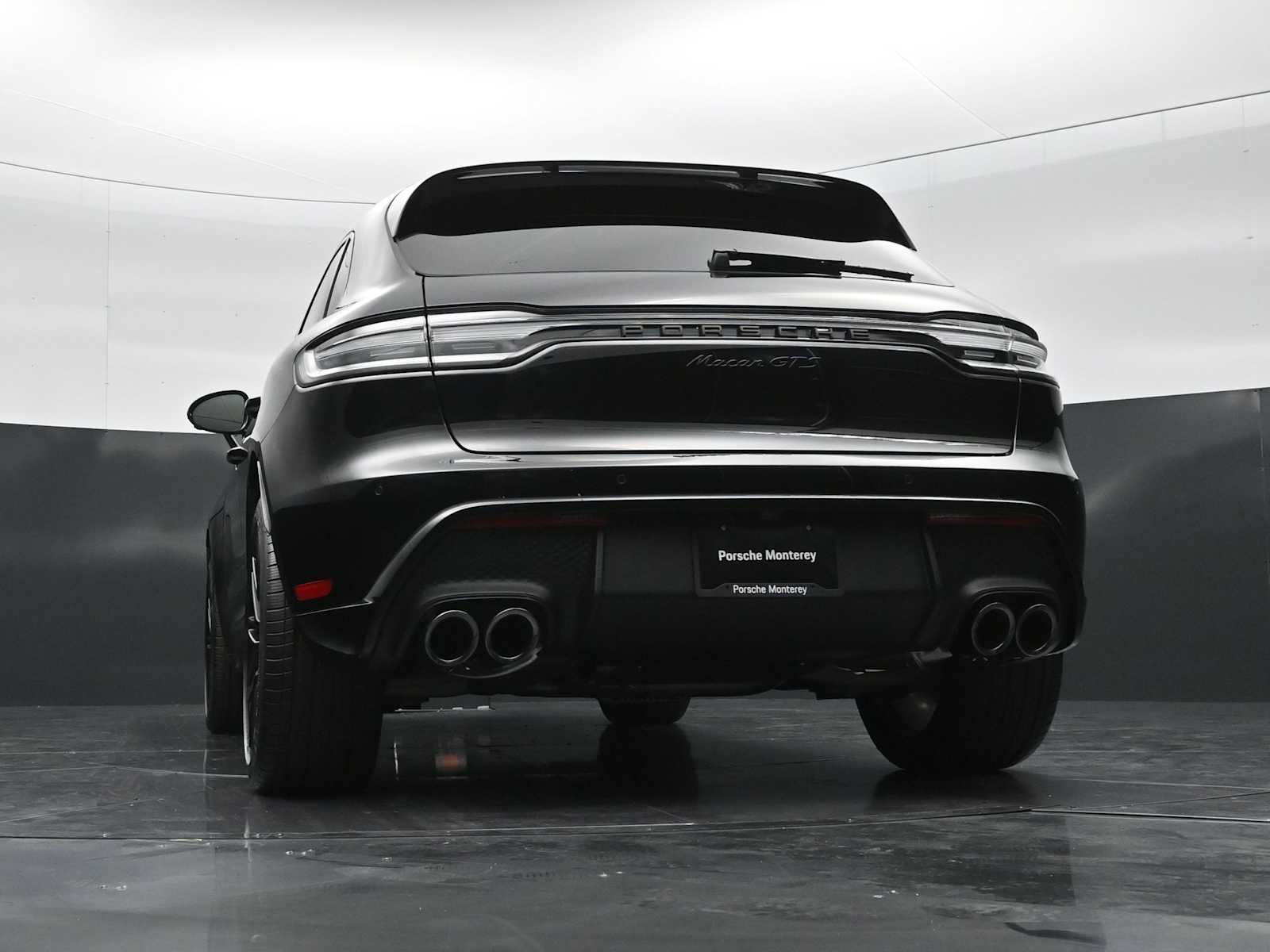 Thumbnail: 2026 Porsche Macan - 40