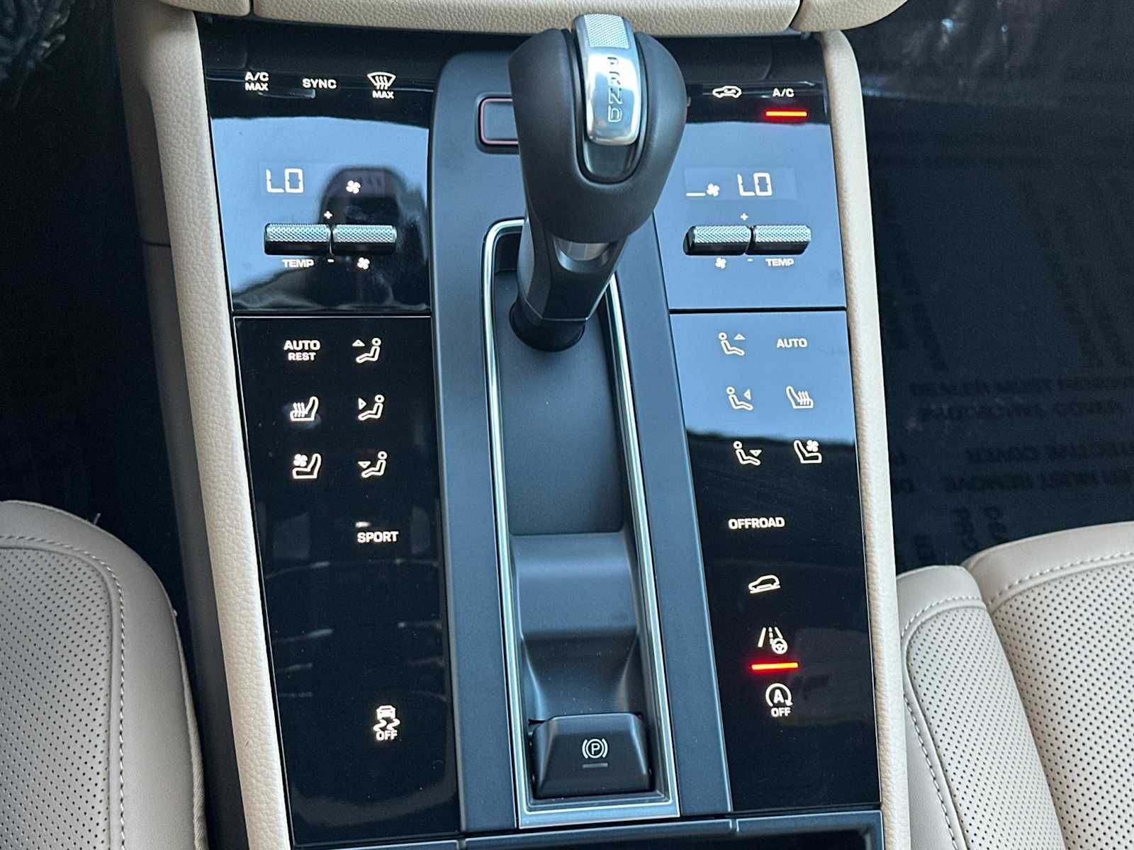 Thumbnail: 2026 Porsche Macan - 22