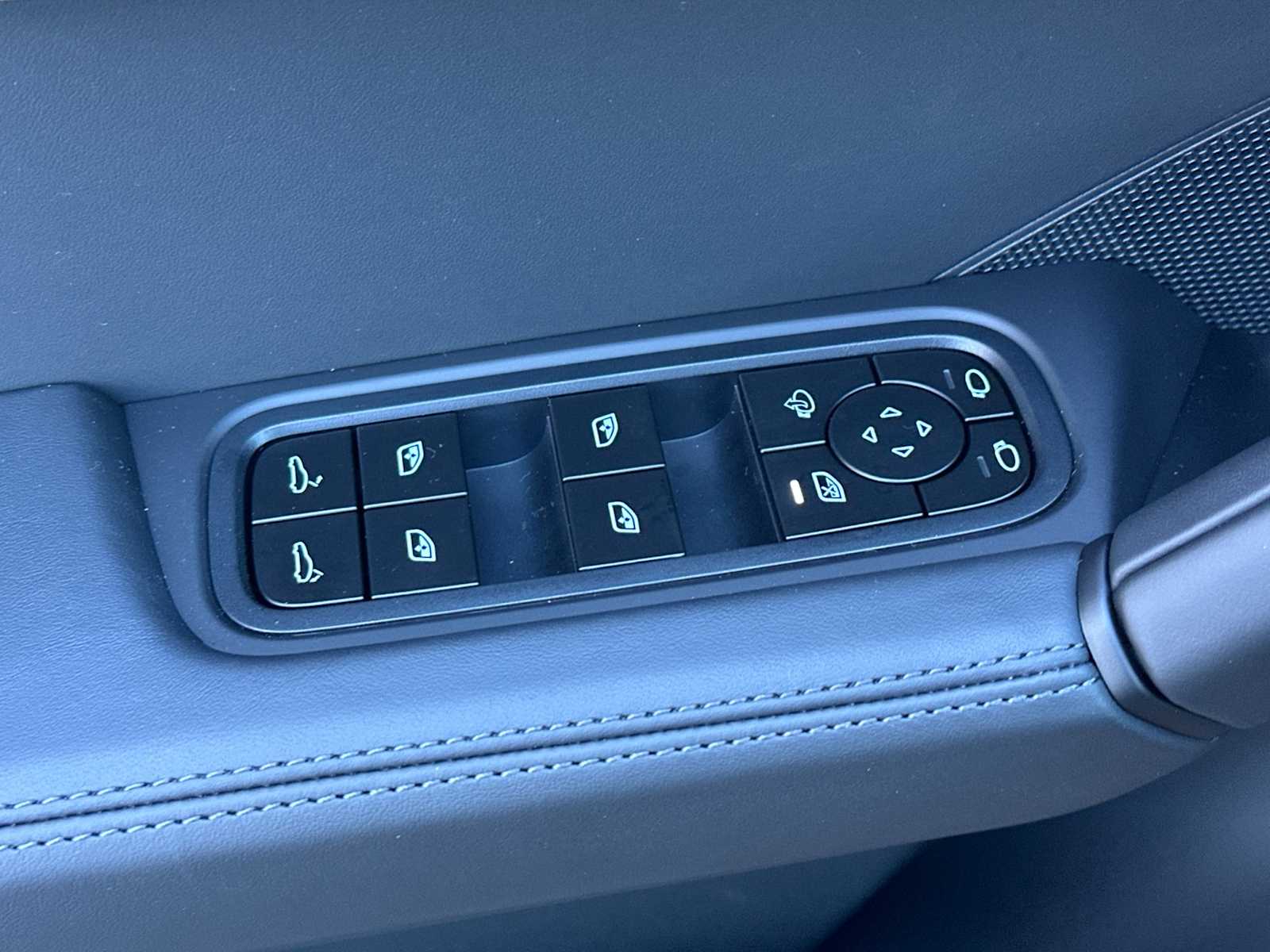 Thumbnail: 2026 Porsche  - 13