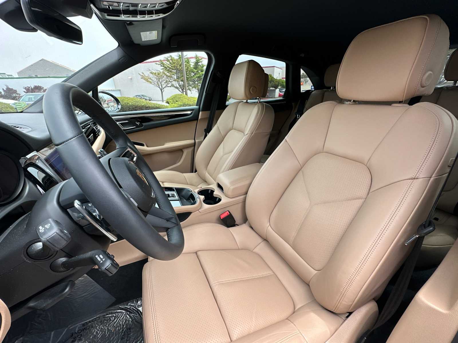 Thumbnail: 2025 Porsche Macan - 5