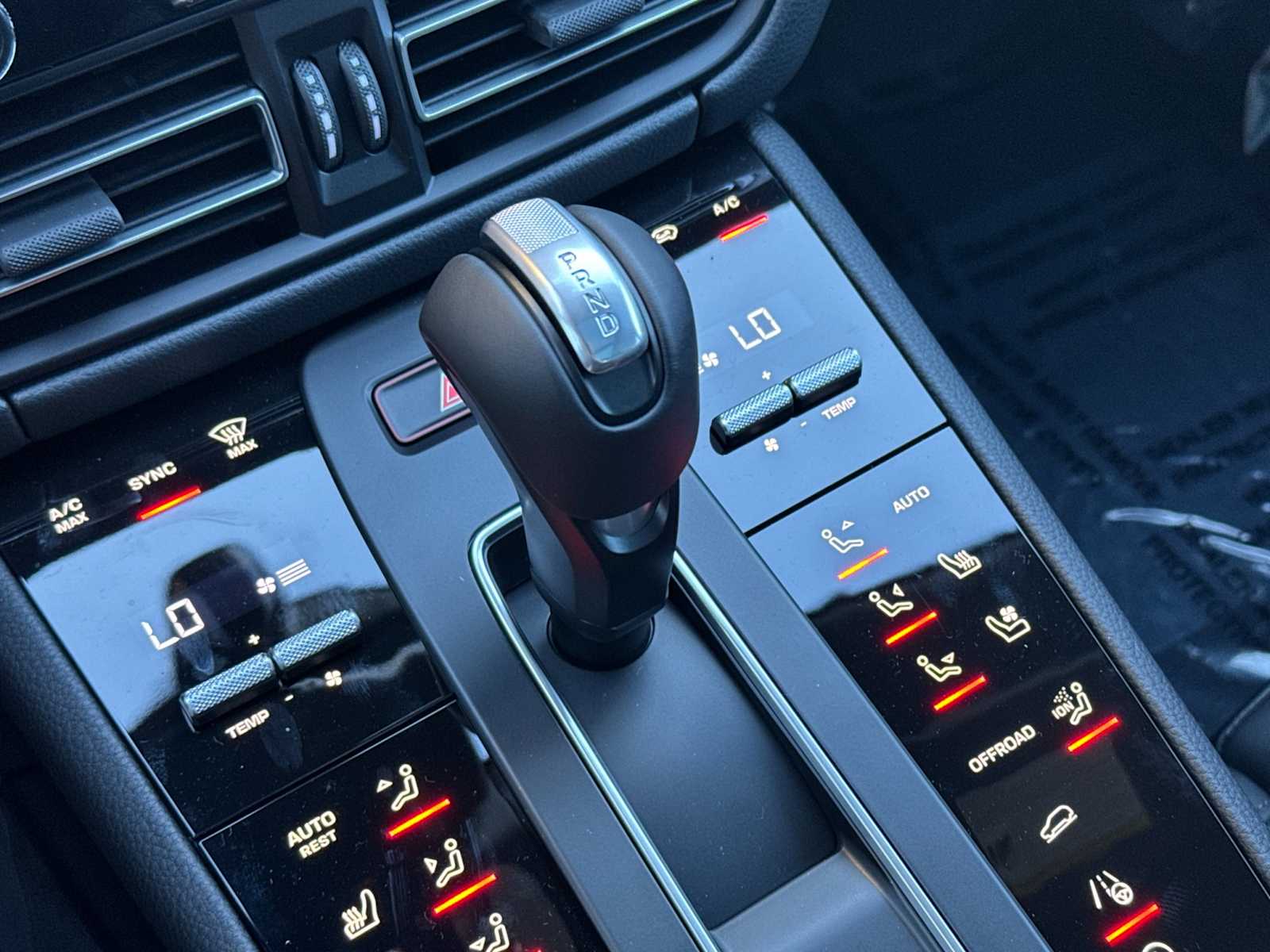 Thumbnail: 2026 Porsche Macan - 23