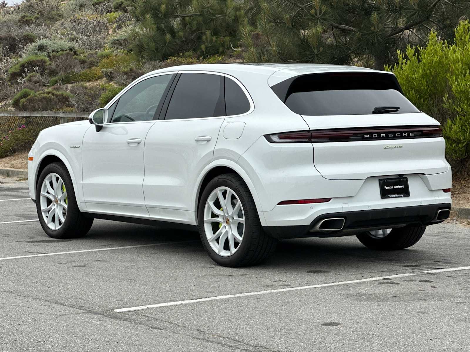 2024 Porsche Cayenne E-Hybrid photo 3
