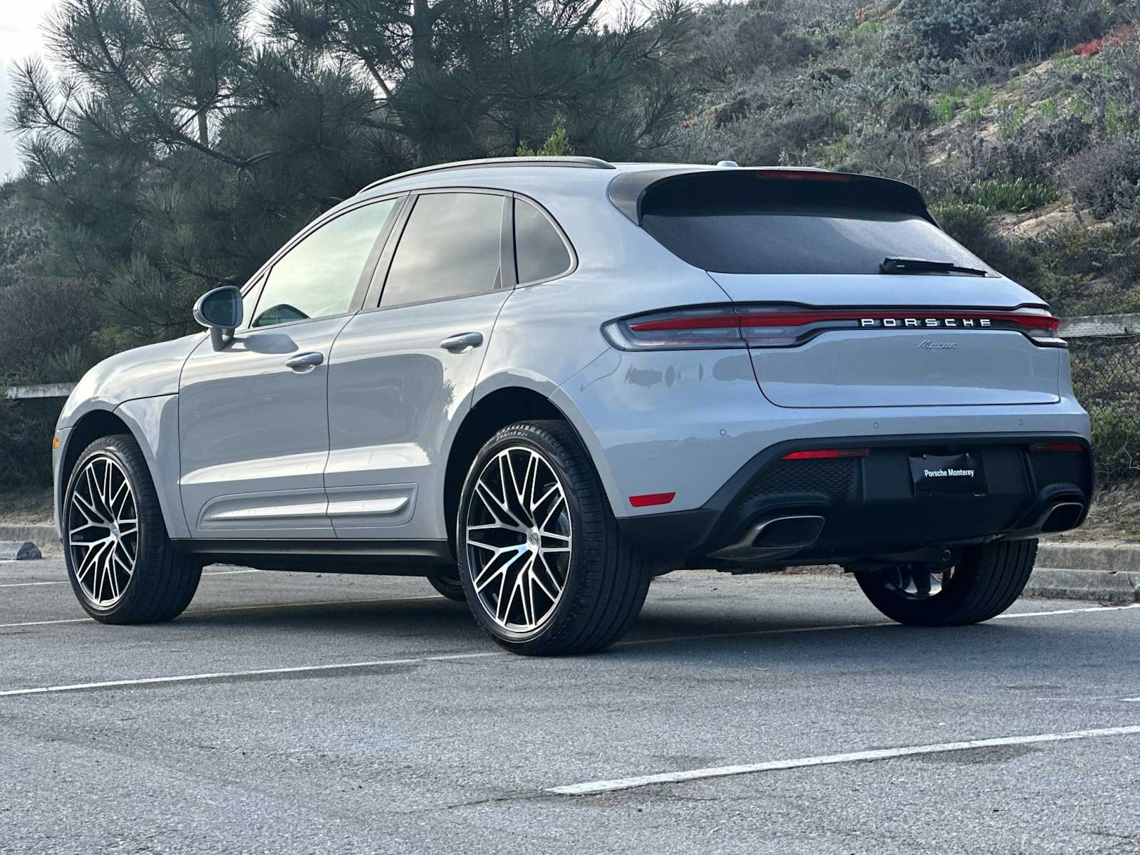 Thumbnail: 2026 Porsche Macan - 3