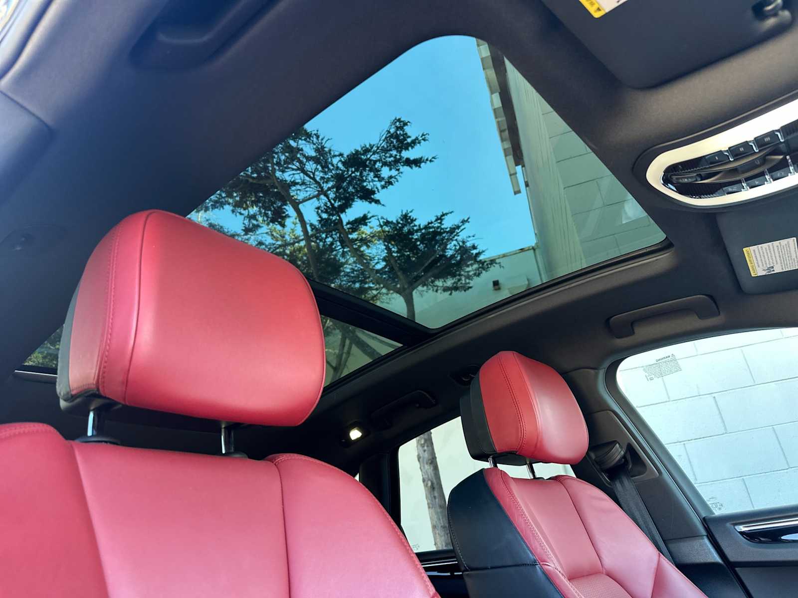 Thumbnail: 2021 Porsche Macan - 18