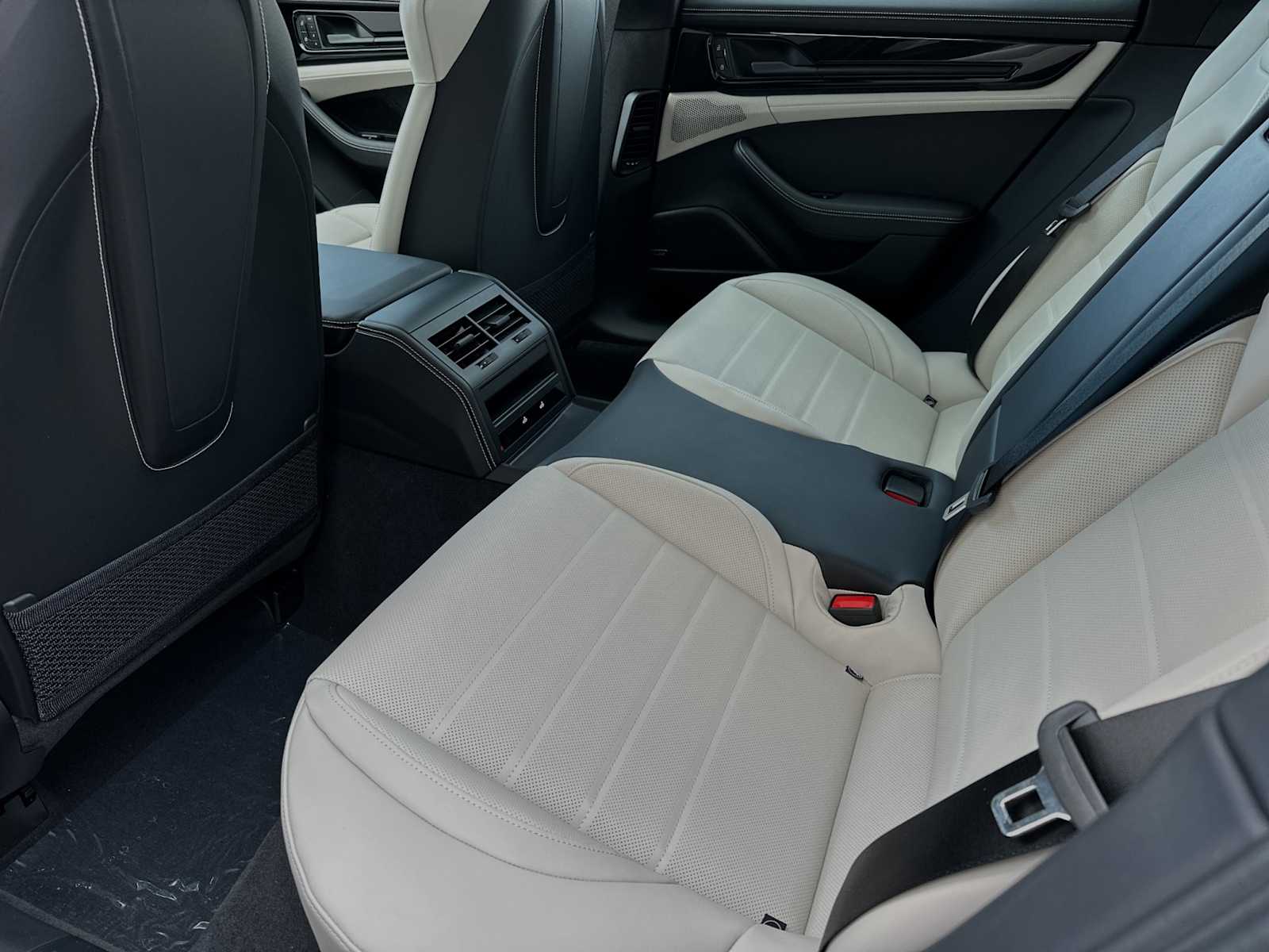 Thumbnail: 2025 Porsche Panamera - 14