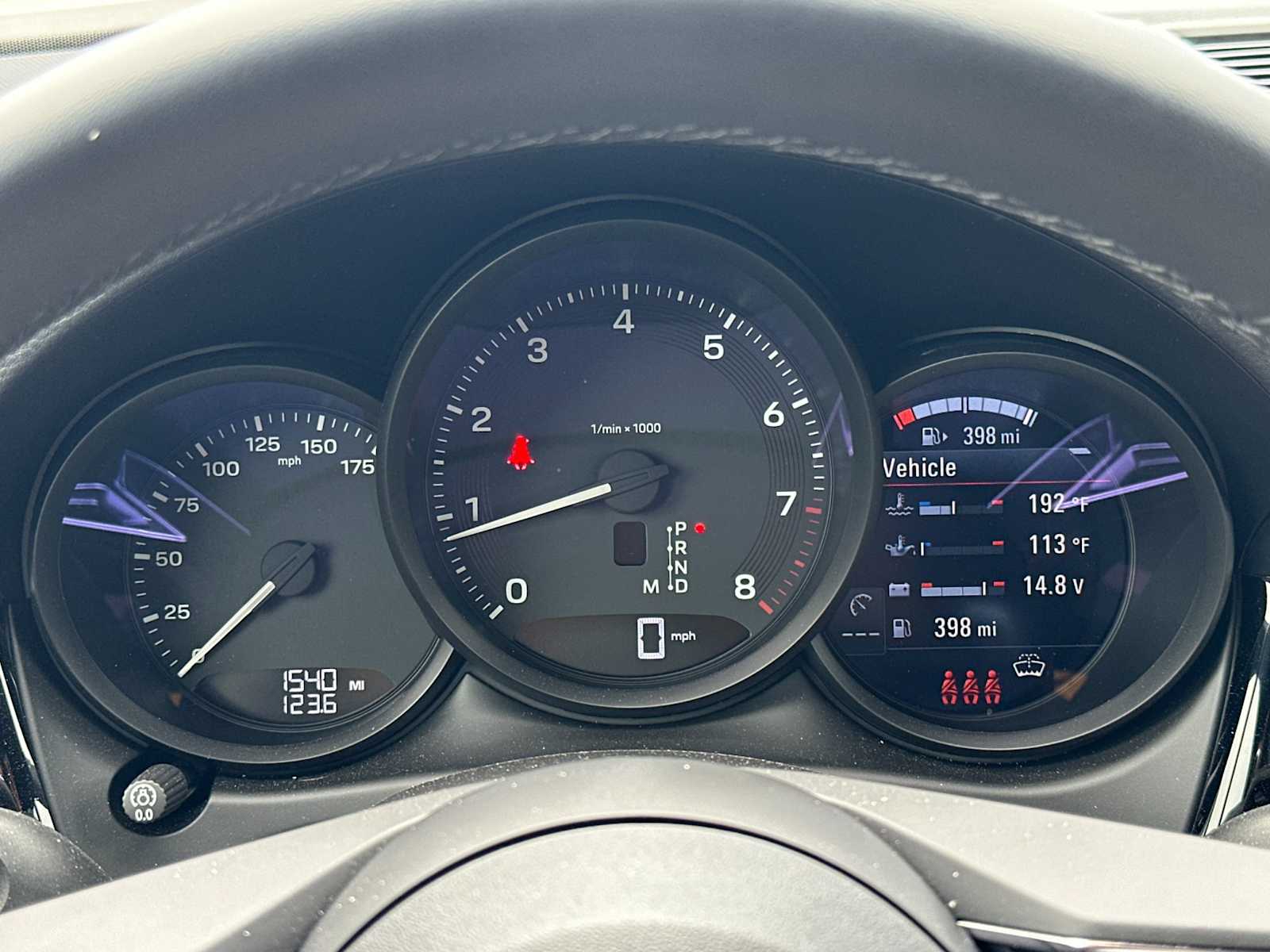 Thumbnail: 2025 Porsche Macan - 24