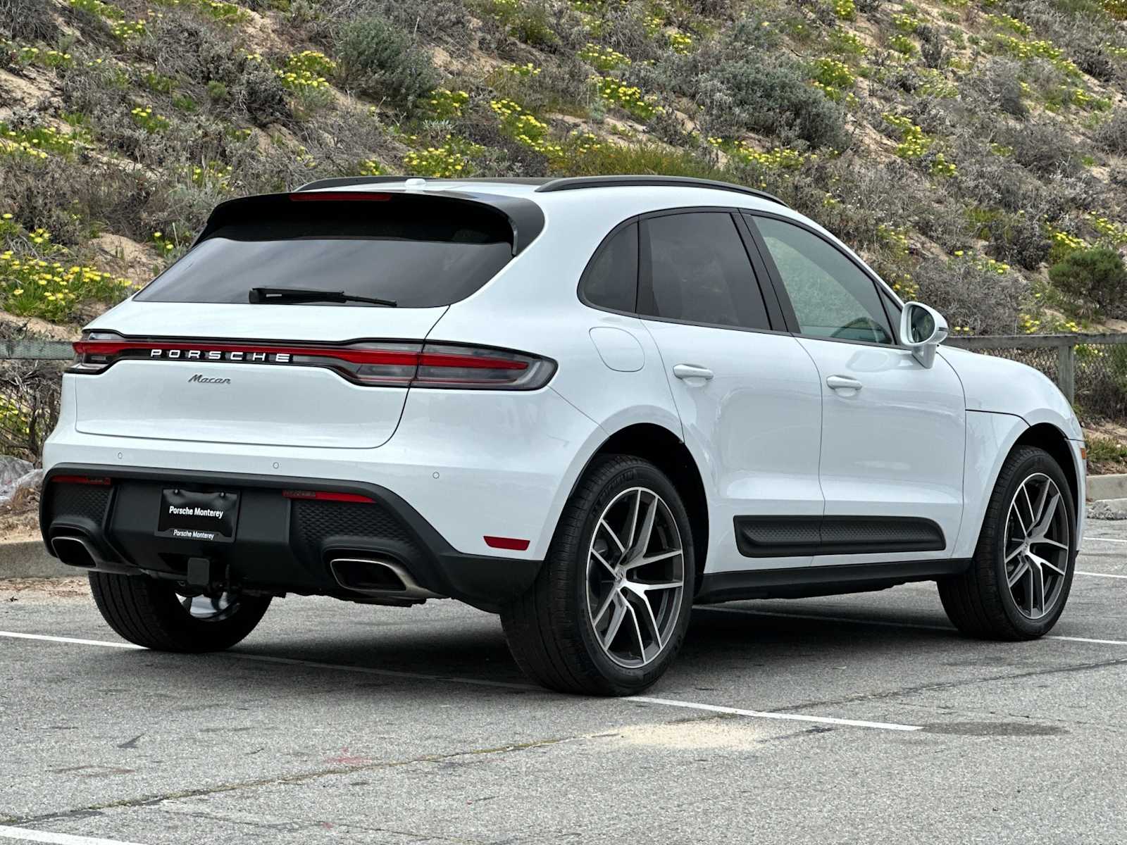 Thumbnail: 2025 Porsche Macan - 7
