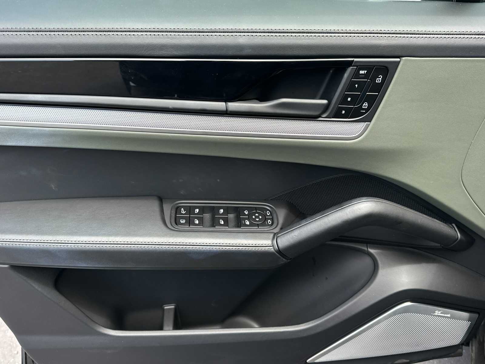 Thumbnail: 2025 Porsche Cayenne - 12