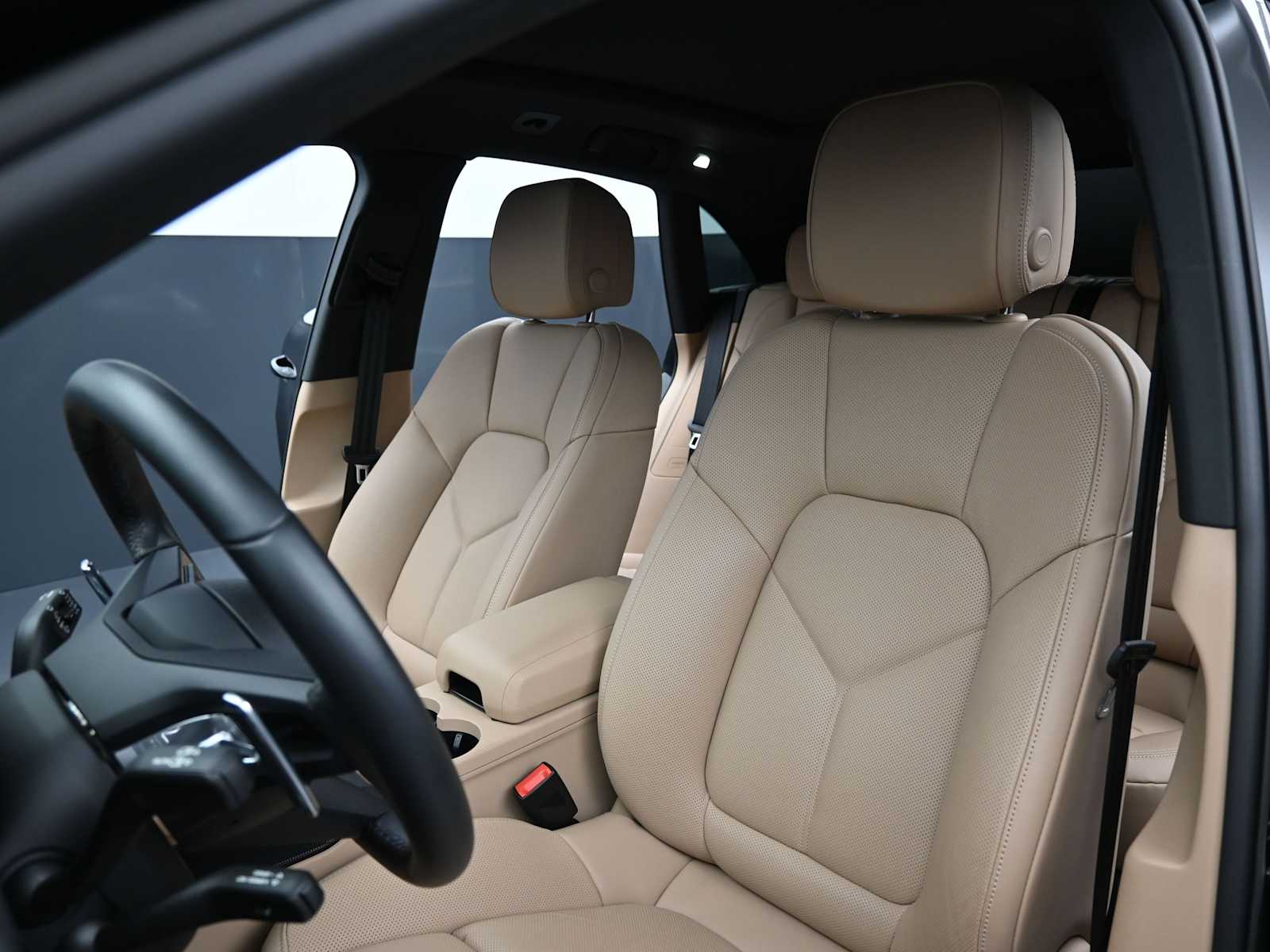 Thumbnail: 2025 Porsche Macan - 5