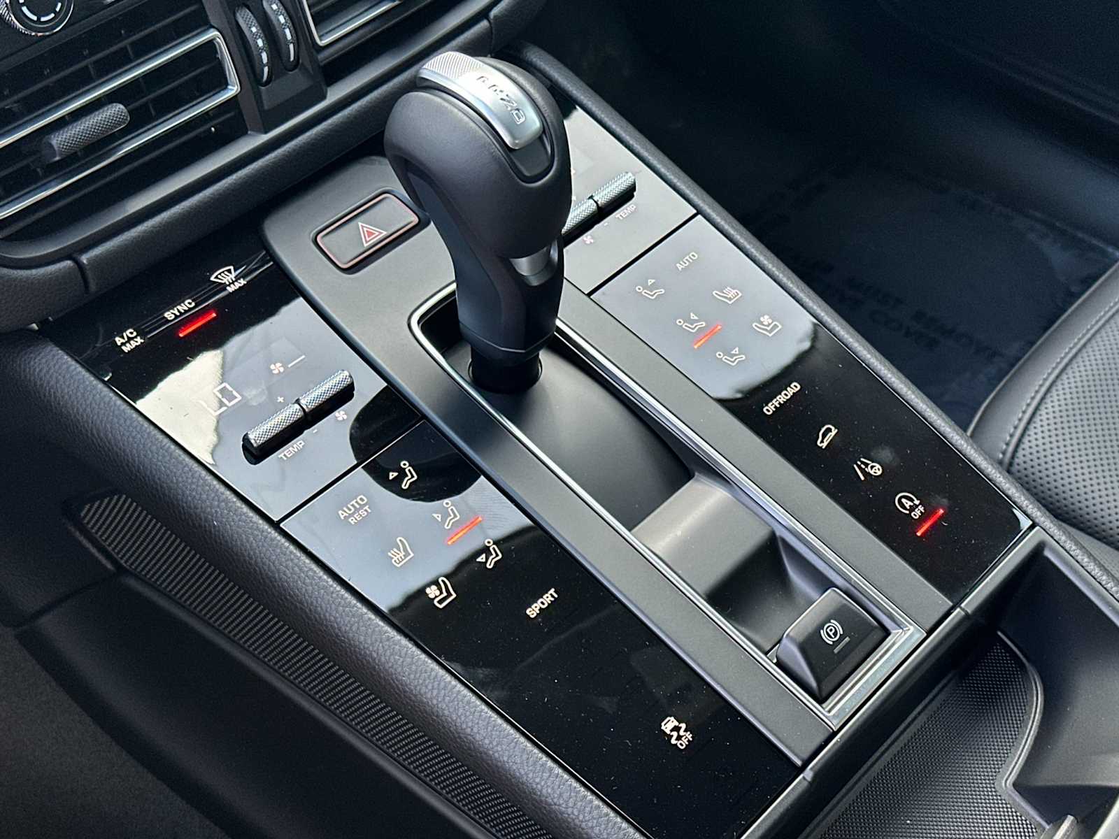Thumbnail: 2025 Porsche Macan - 23
