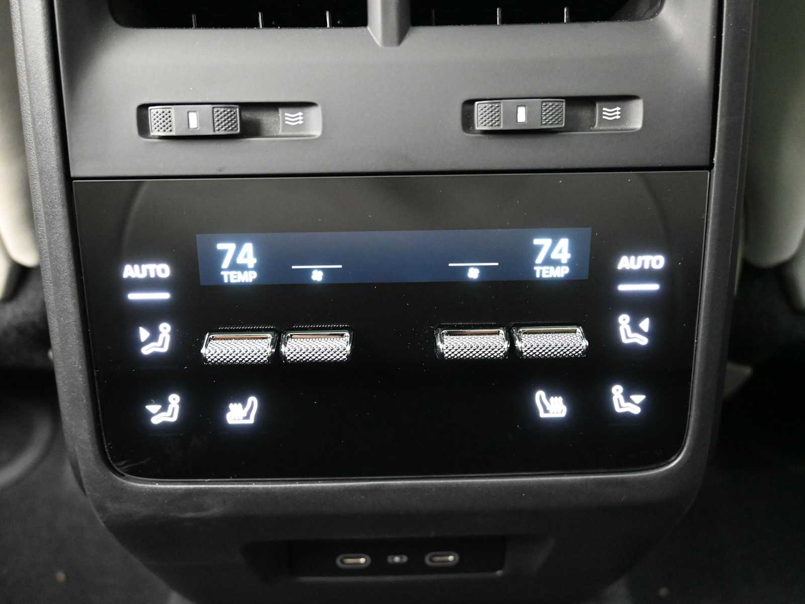 Thumbnail: 2025 Porsche Macan - 21