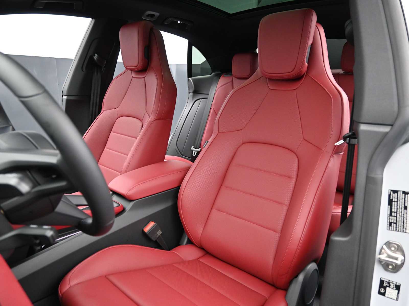 Thumbnail: 2026 Porsche Macan - 5