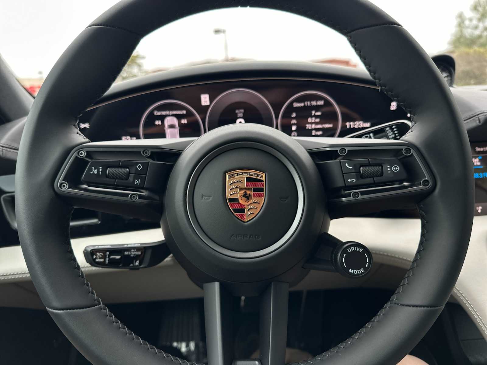 Thumbnail: 2025 Porsche Taycan - 23