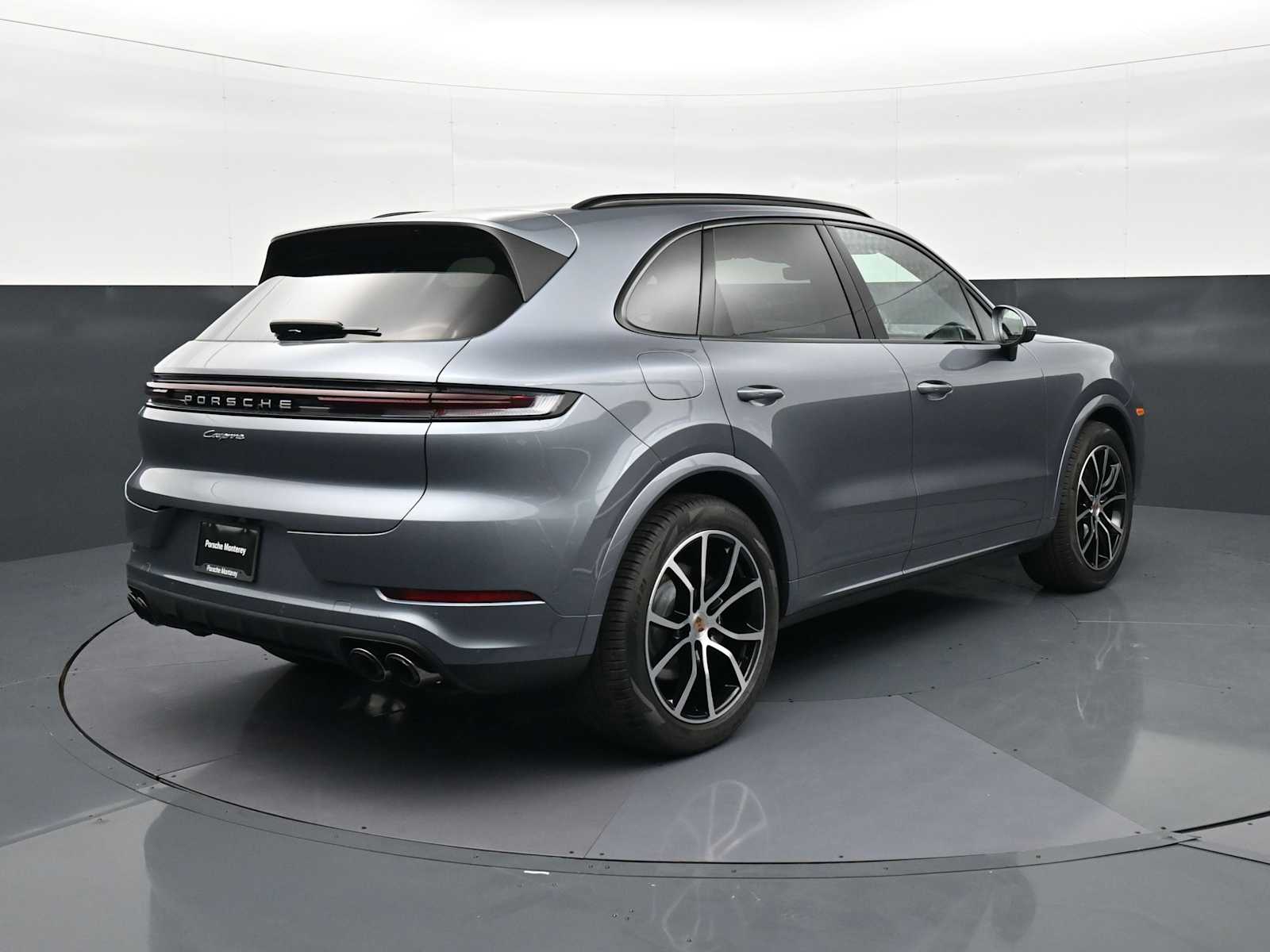Thumbnail: 2026 Porsche Cayenne - 25