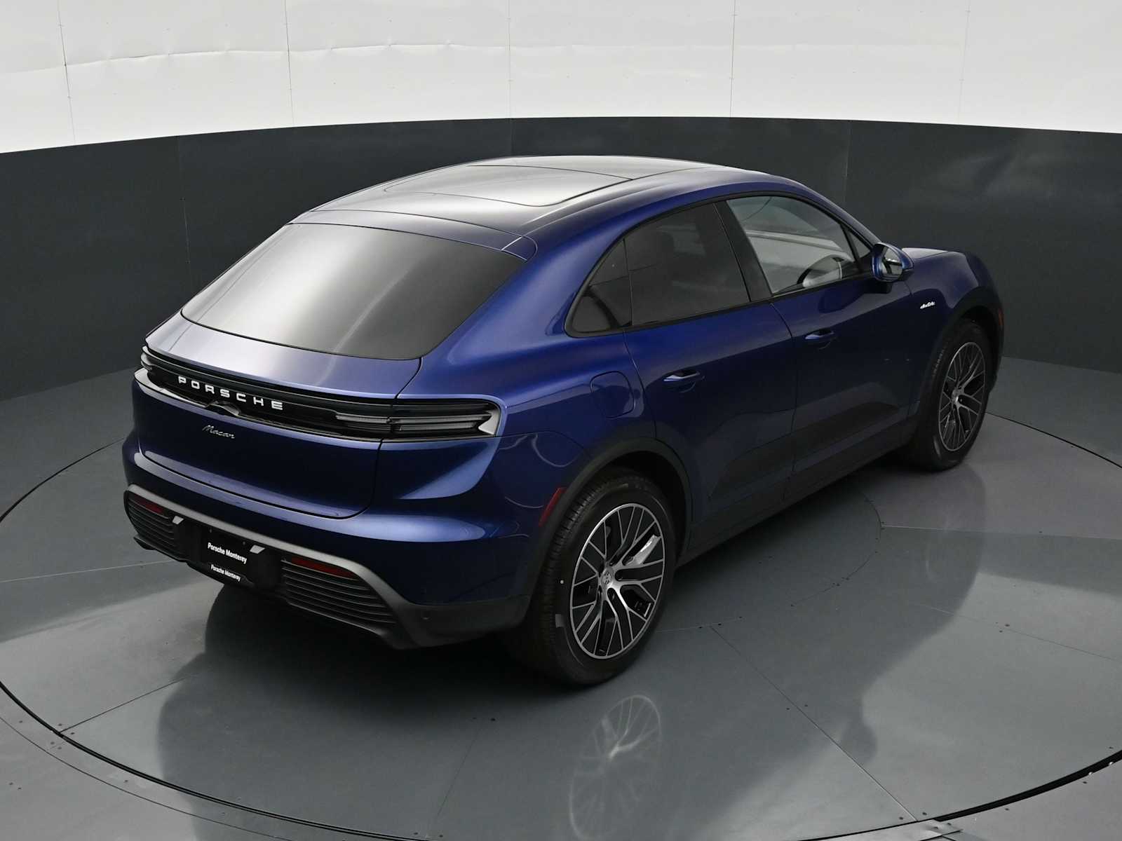Thumbnail: 2026 Porsche Macan - 33