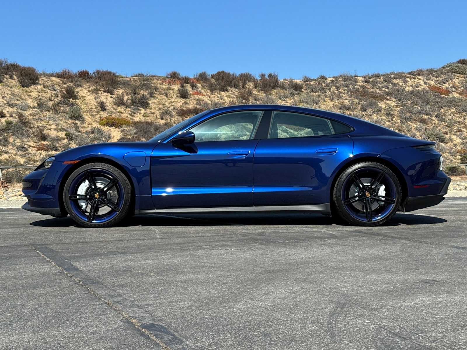 Thumbnail: 2022 Porsche Taycan - 2