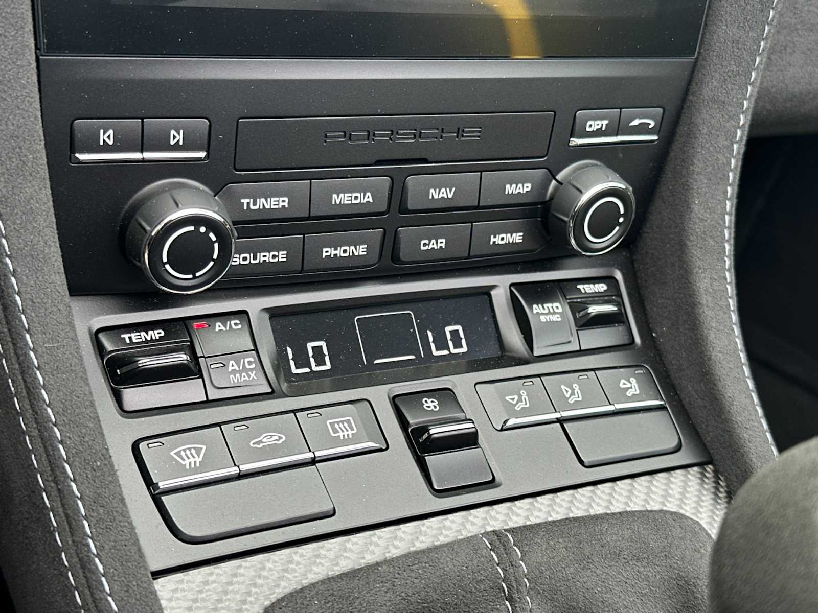 Thumbnail: 2025 Porsche  - 18