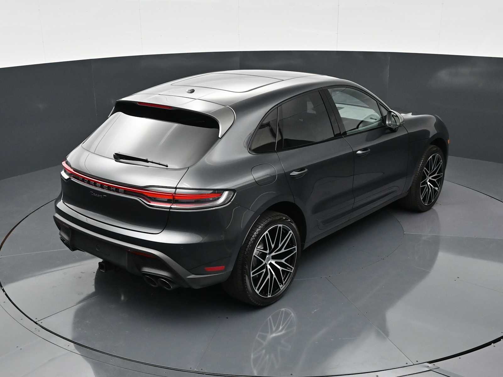 Thumbnail: 2025 Porsche Macan - 35
