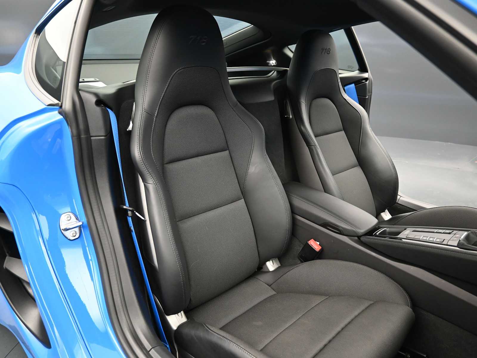 Thumbnail: 2022 Porsche 718 Cayman - 25