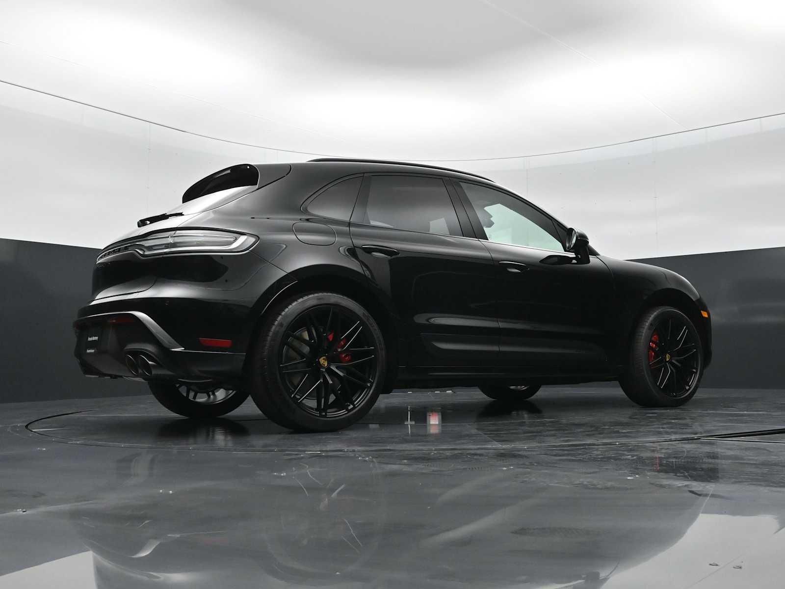 Thumbnail: 2026 Porsche Macan - 42