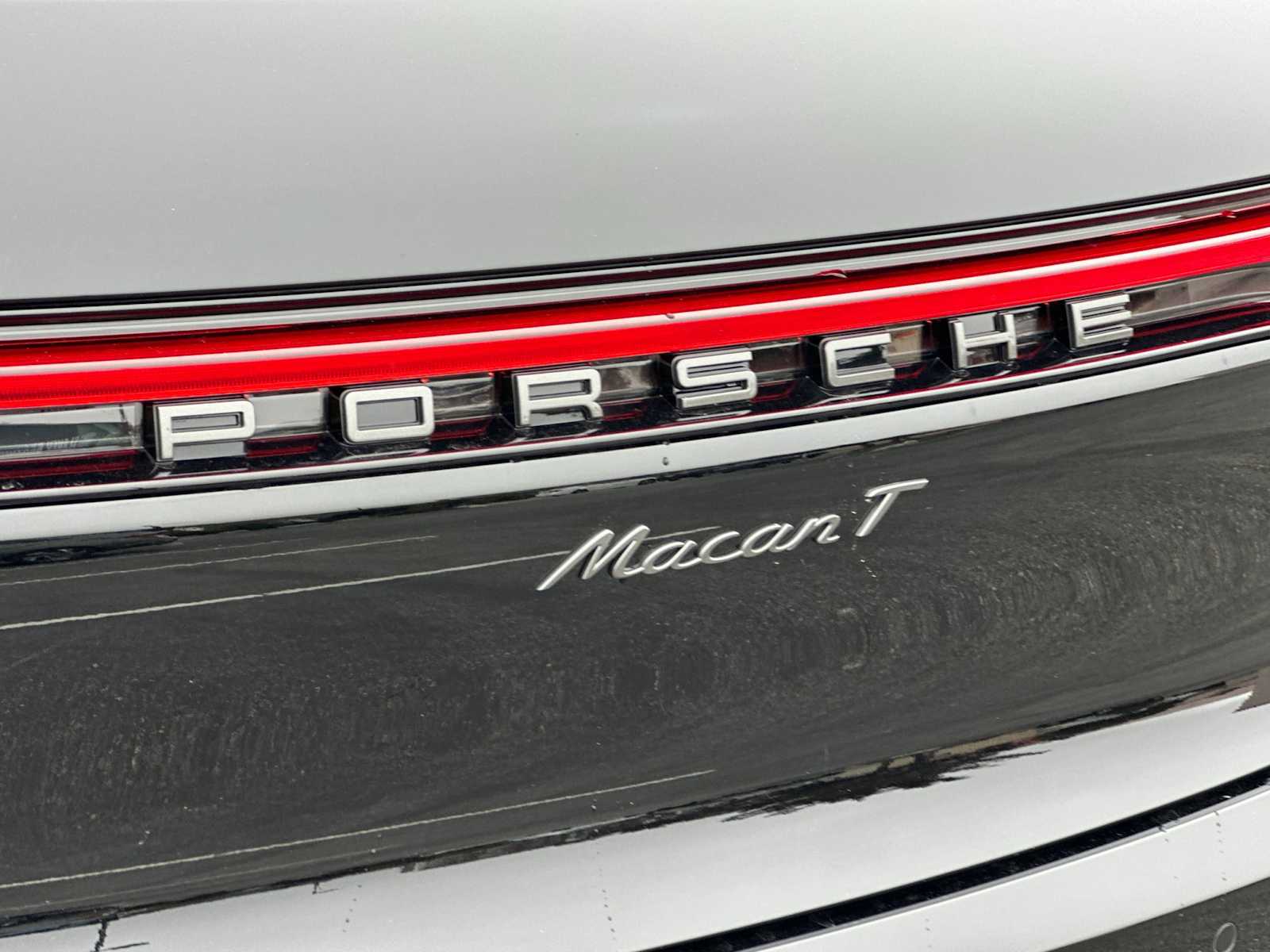 Thumbnail: 2025 Porsche Macan - 25