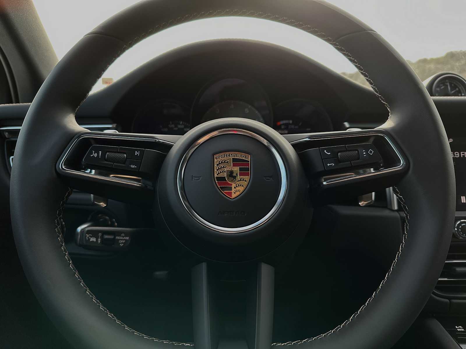 Thumbnail: 2024 Porsche Macan - 25