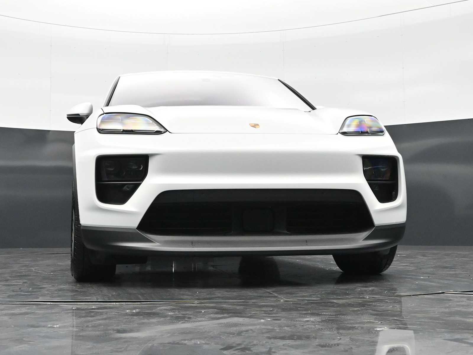 Thumbnail: 2025 Porsche Macan - 48