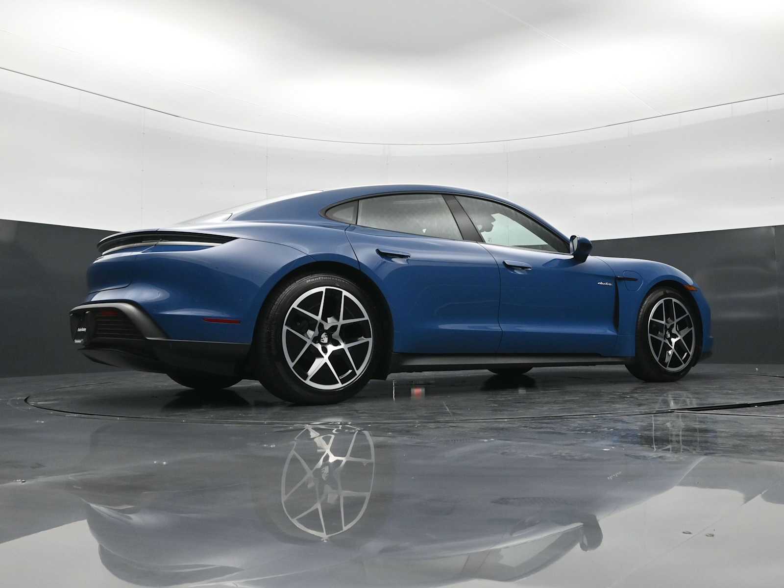 Thumbnail: 2026 Porsche Taycan - 42