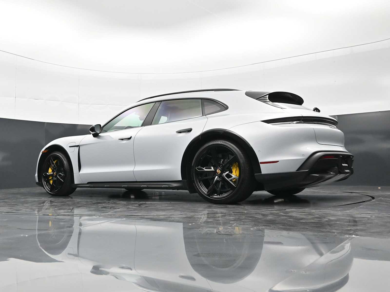Thumbnail: 2023 Porsche Taycan - 42
