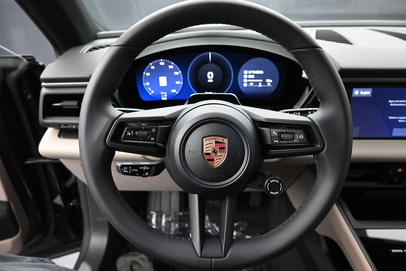 Thumbnail: 2026 Porsche Macan - 7