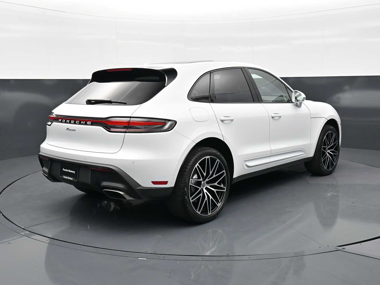 Thumbnail: 2026 Porsche Macan - 26