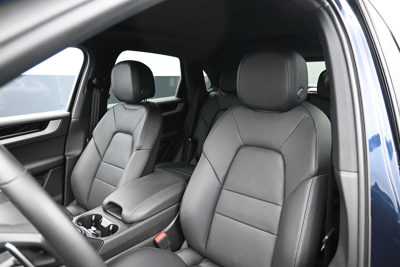 Thumbnail: 2025 Porsche Cayenne - 4