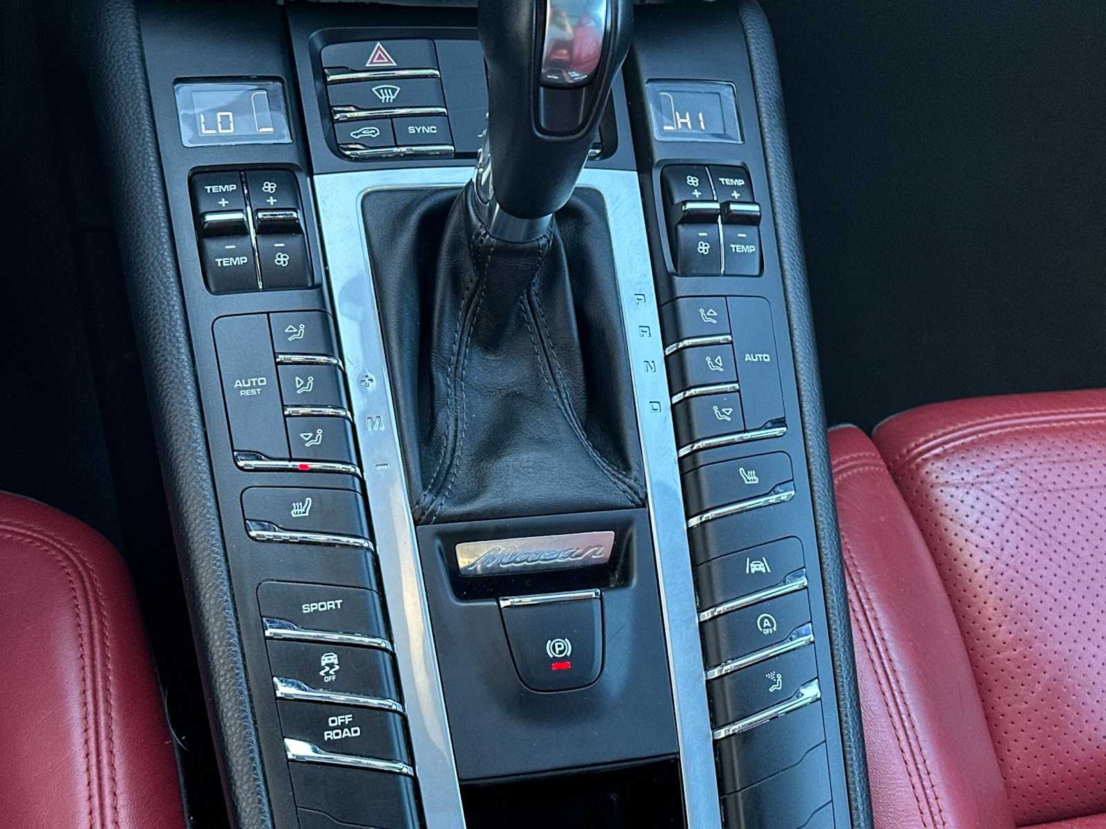 Thumbnail: 2021 Porsche Macan - 22