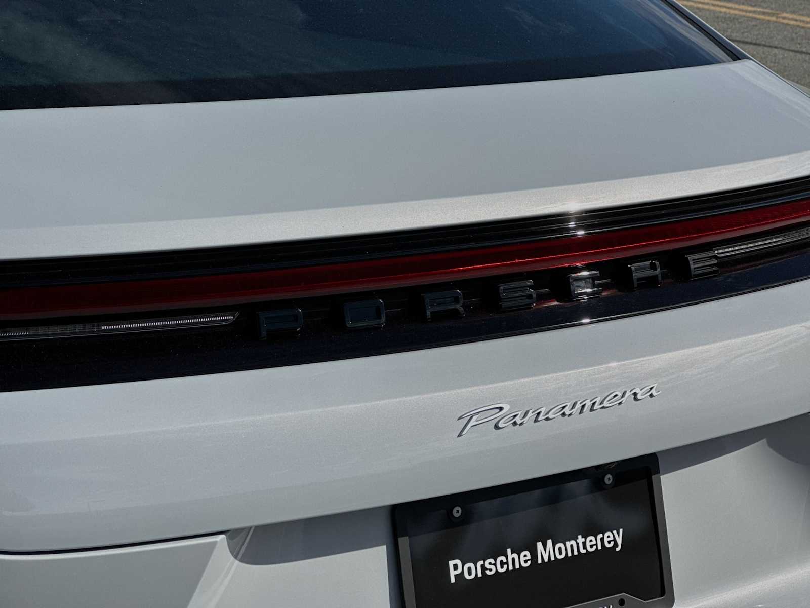 Thumbnail: 2025 Porsche Panamera - 25