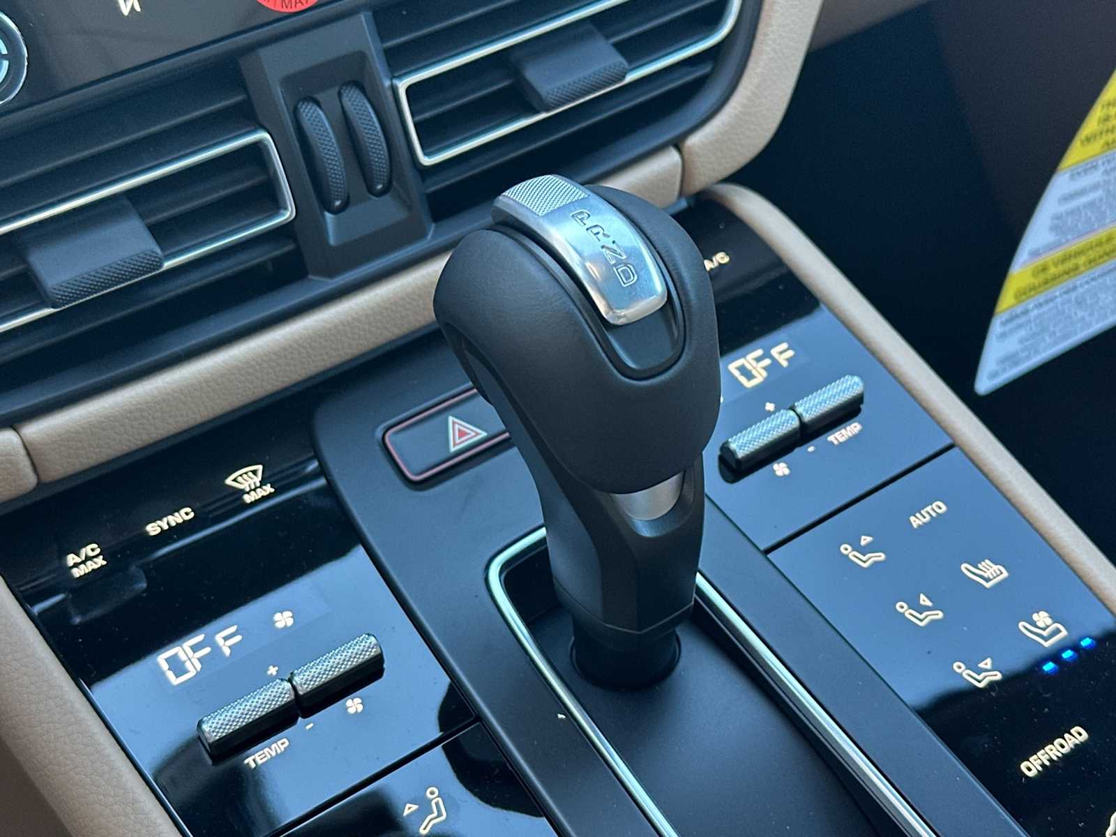 Thumbnail: 2026 Porsche Macan - 23